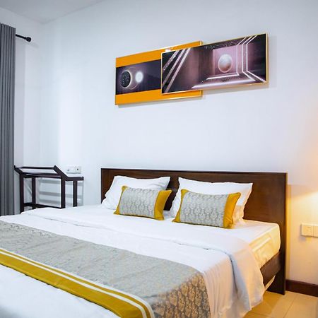 Ceylon City Stay Colombo Dehiwala-Mount Lavinia Buitenkant foto